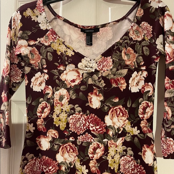 🍒3/$45🍒Floral 3/4 Sleeve Dress - Picture 3 of 3